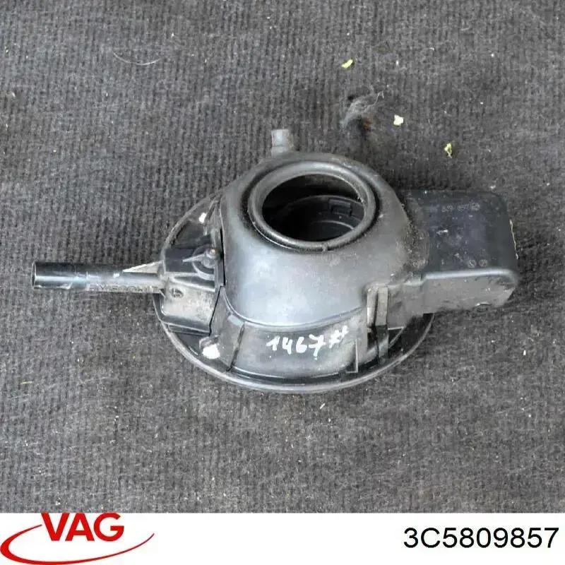 Люк б/бака VAG 3C5809857GRU ціна, від 15.20 USD
