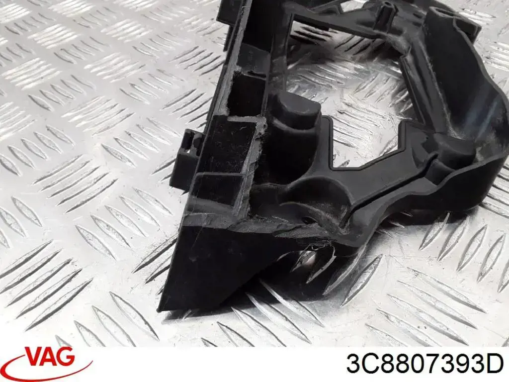 Направляюча заднього бампера, ліва 3C8807393D VAG