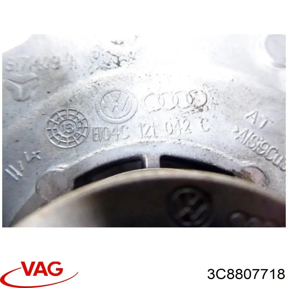 3C8807718 VAG Катафот (відбивач) переднього бампера, правий
