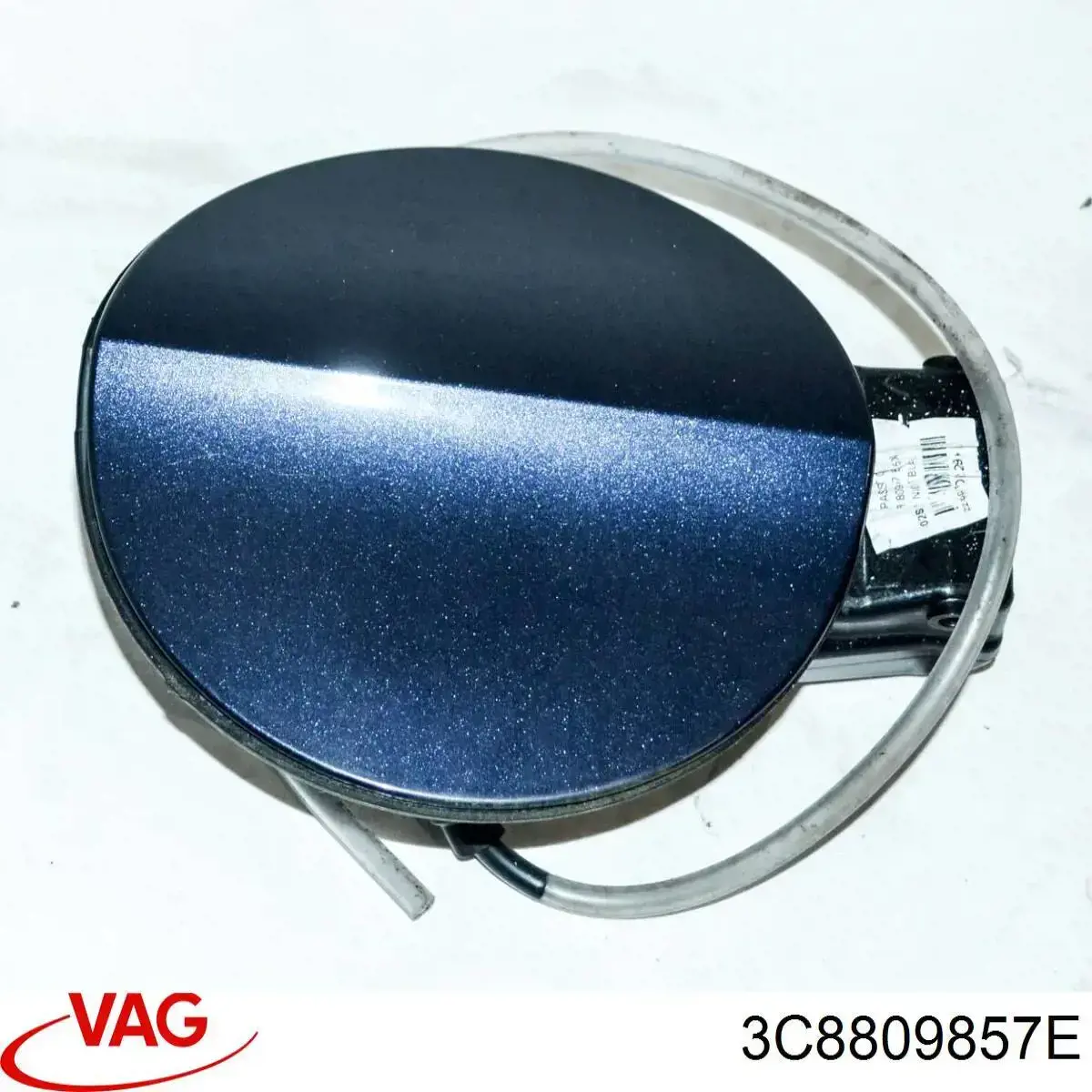 Купити 3C8809857E VAG Лючок (дверцята) бензобака