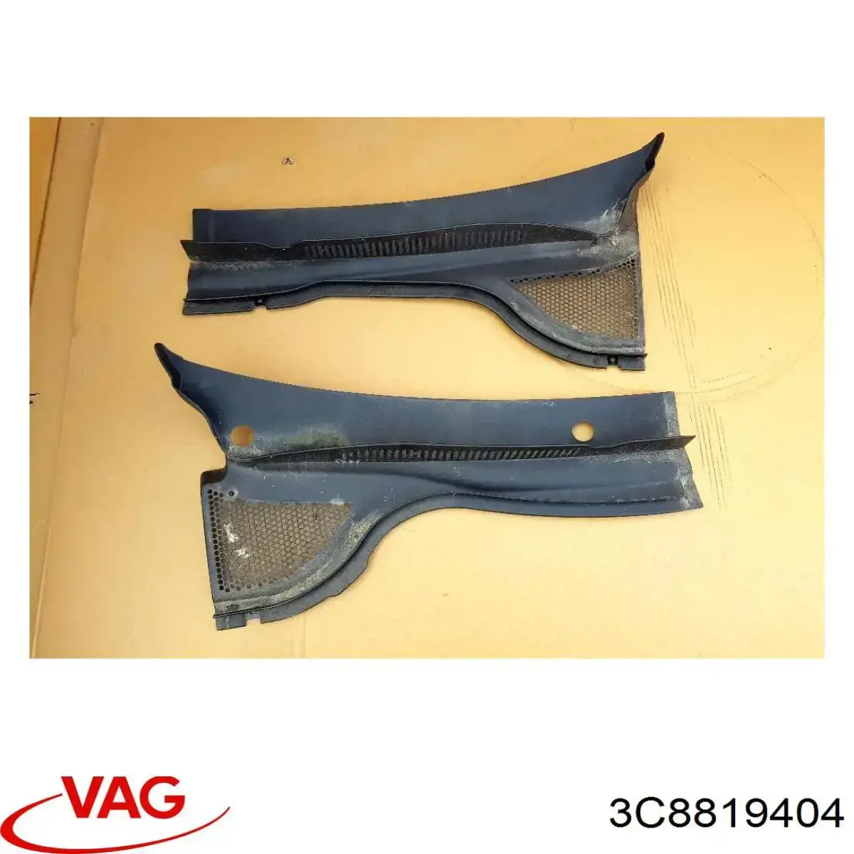 3C8819404 VAG Решітка двірників, права
