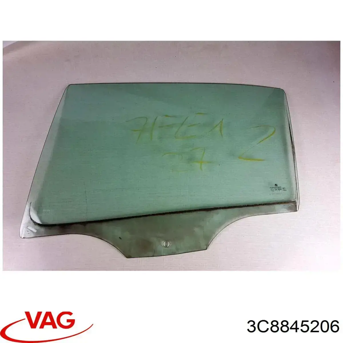 Скло задньої двері правої 3C8845206 VAG