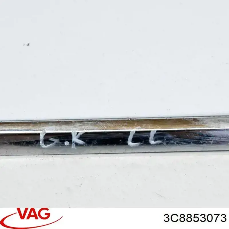 Купити 3C8853073 VAG Молдинг задніх лівих дверей