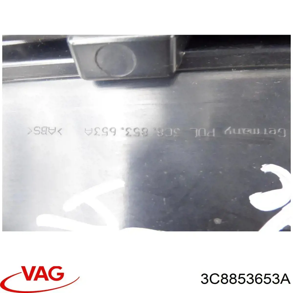 Решітка радіатора 3C8853653A VAG