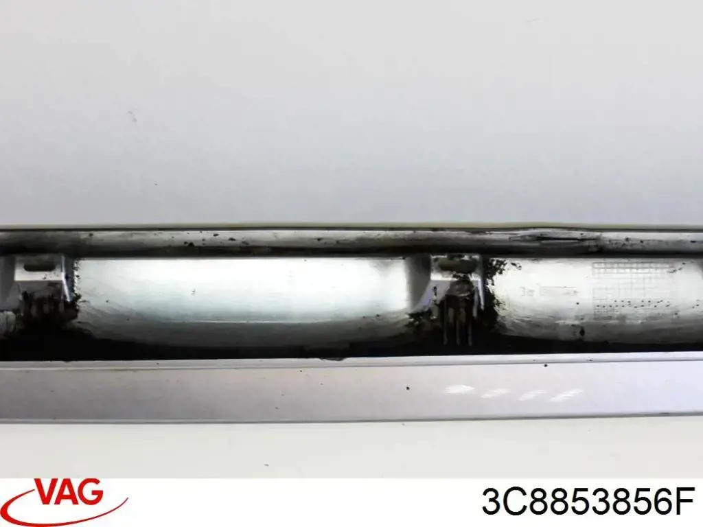 Накладка зовнішня (молдинг) порога, правий VAG 3C8853856F