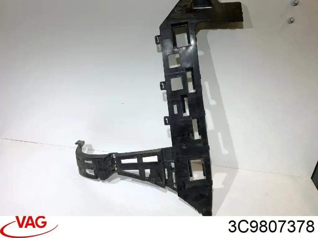 Купити 3C9807378 VAG Направляюча заднього бампера, права