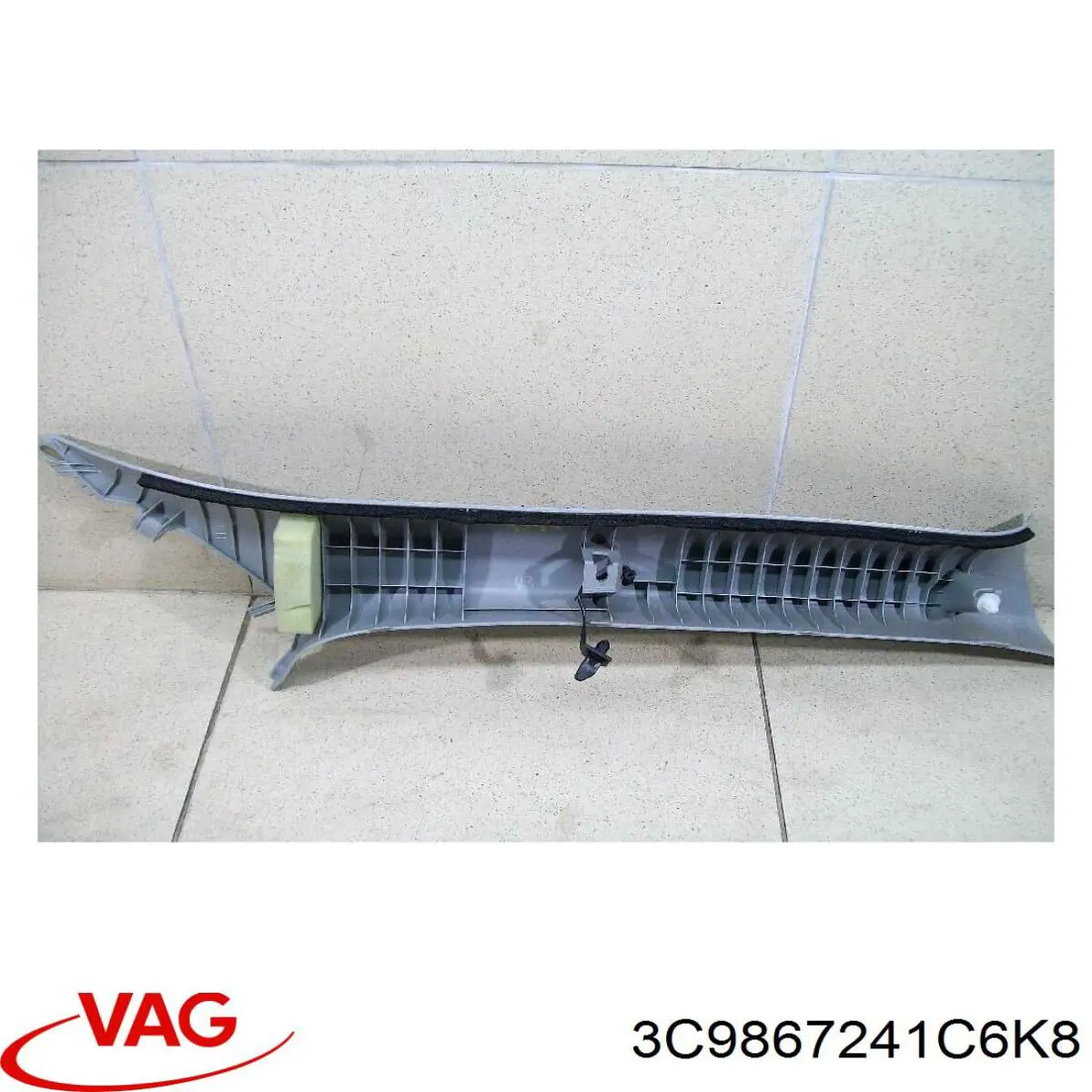 Обшивка стійки кузова внутрішня, задня ліва VAG 3C9867241D6K8 ціна, від 6.63 USD