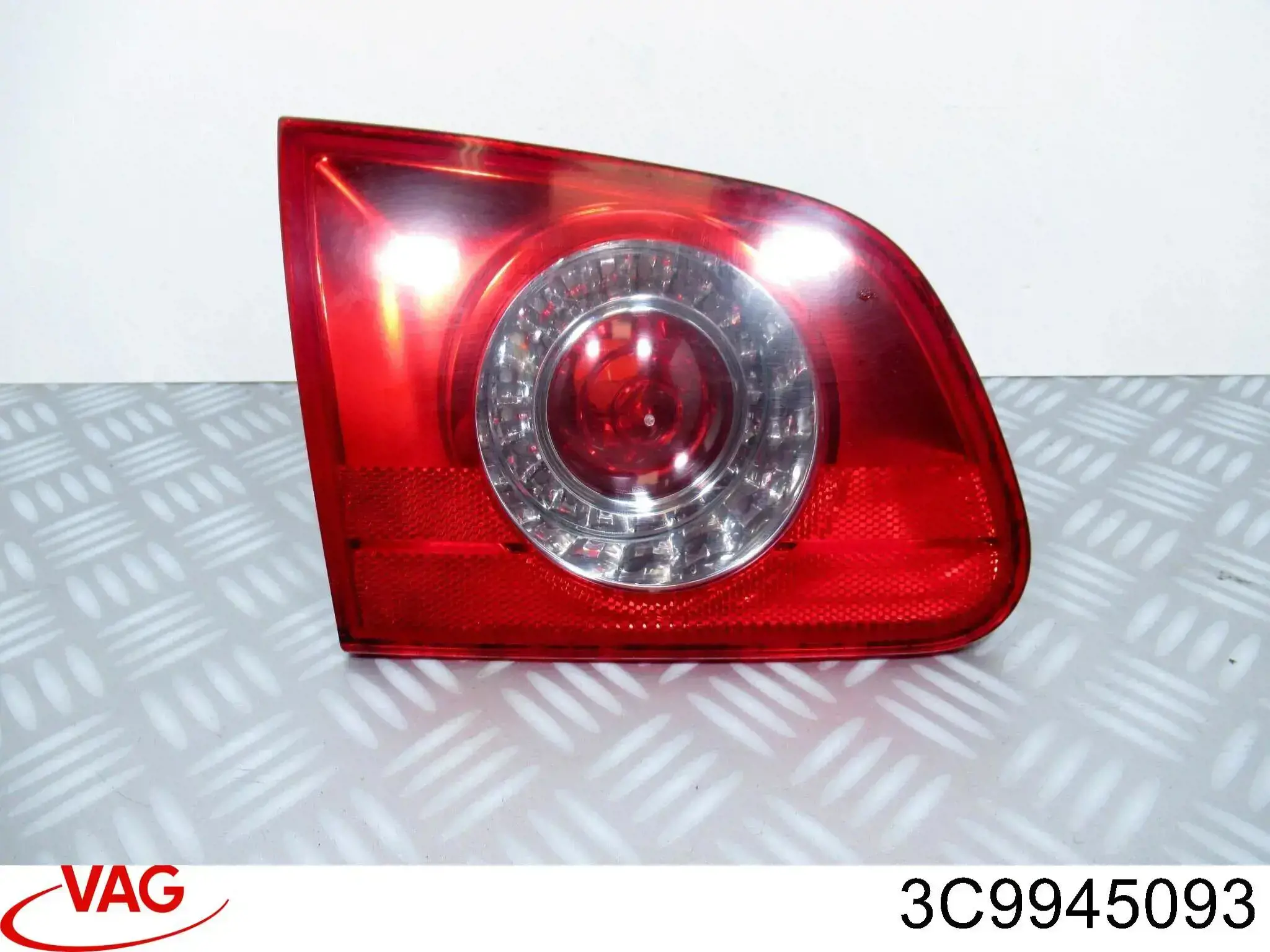 Стоп задній Magneti Marelli LLE992 ціна, від 19.00 USD