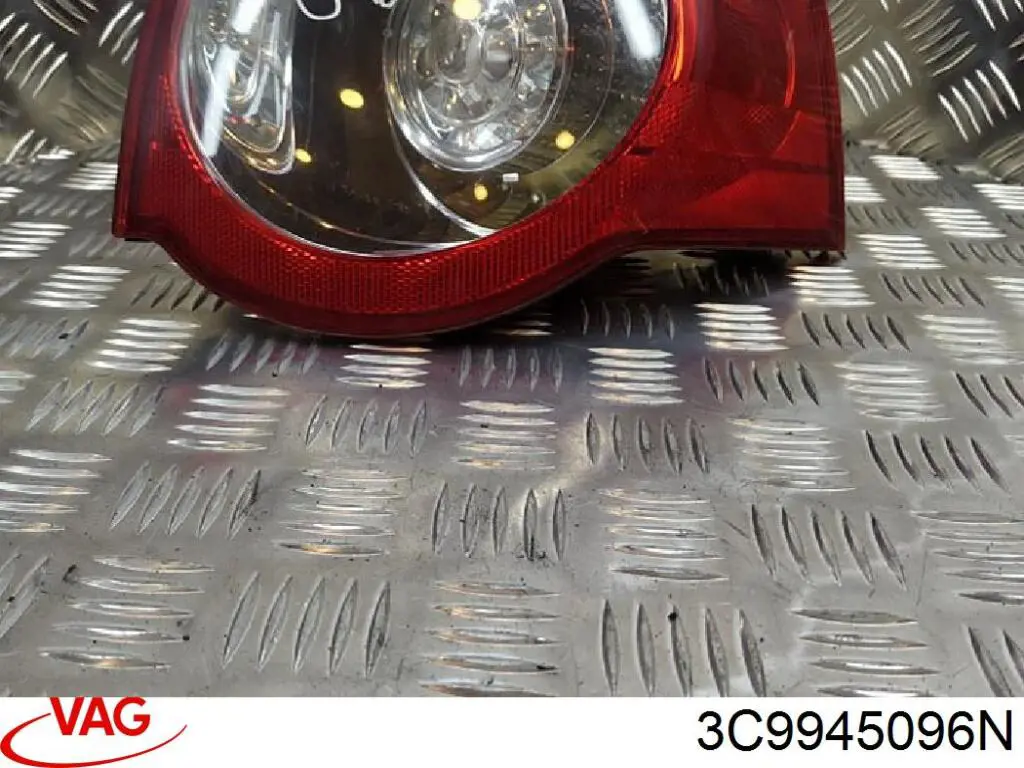 Ліхтар задній правий, зовнішній VAG 3C9945096N ціна, від 63.35 USD