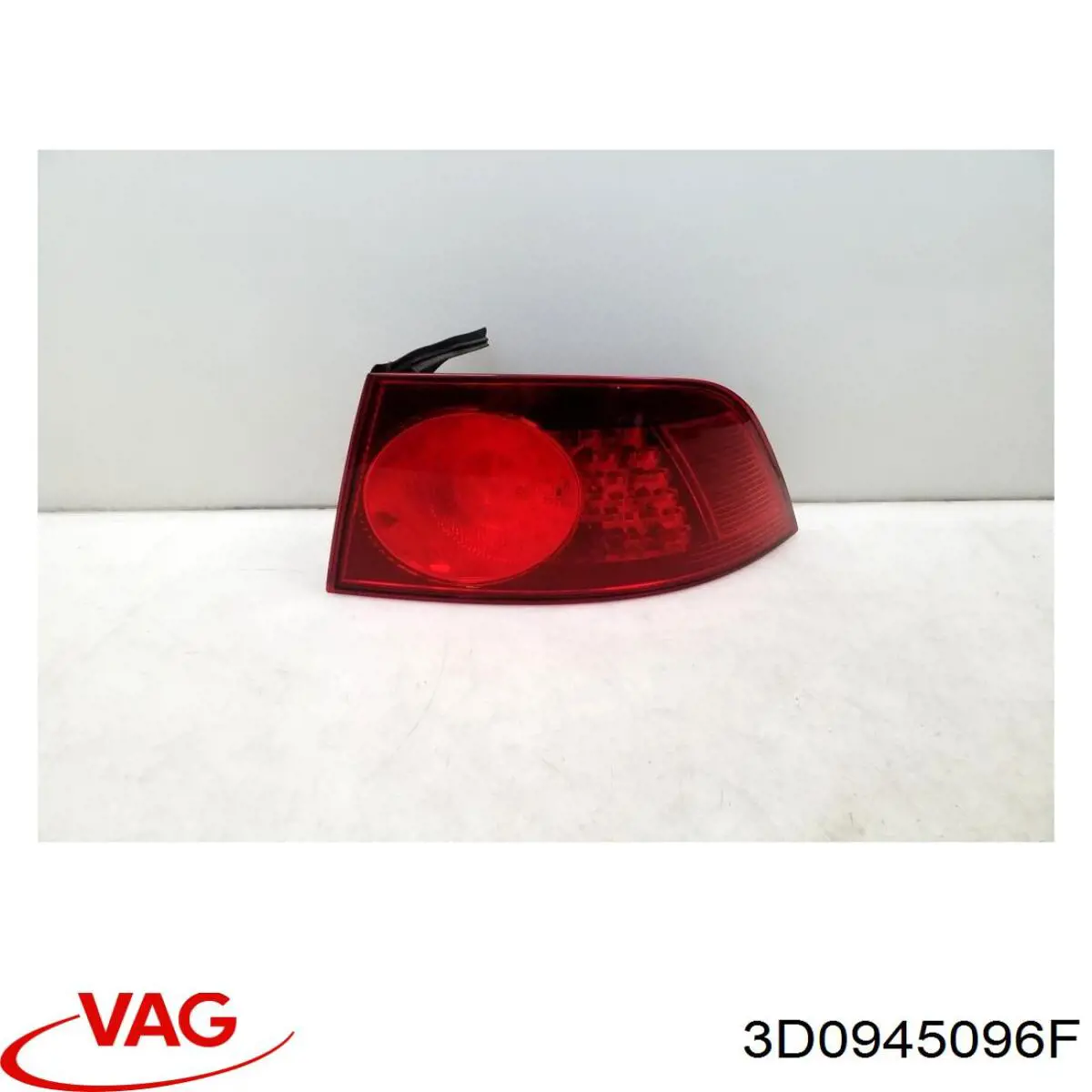 Ліхтар задній правий, зовнішній VAG 3D0945096F ціна, від 113.67 USD