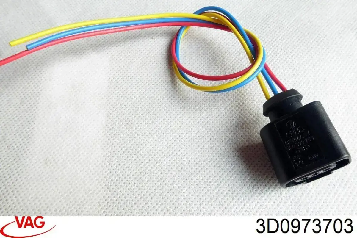 Роз'єм (фішка) датчика паркування VAG 3D0973703 ціна, від 5.07 USD
