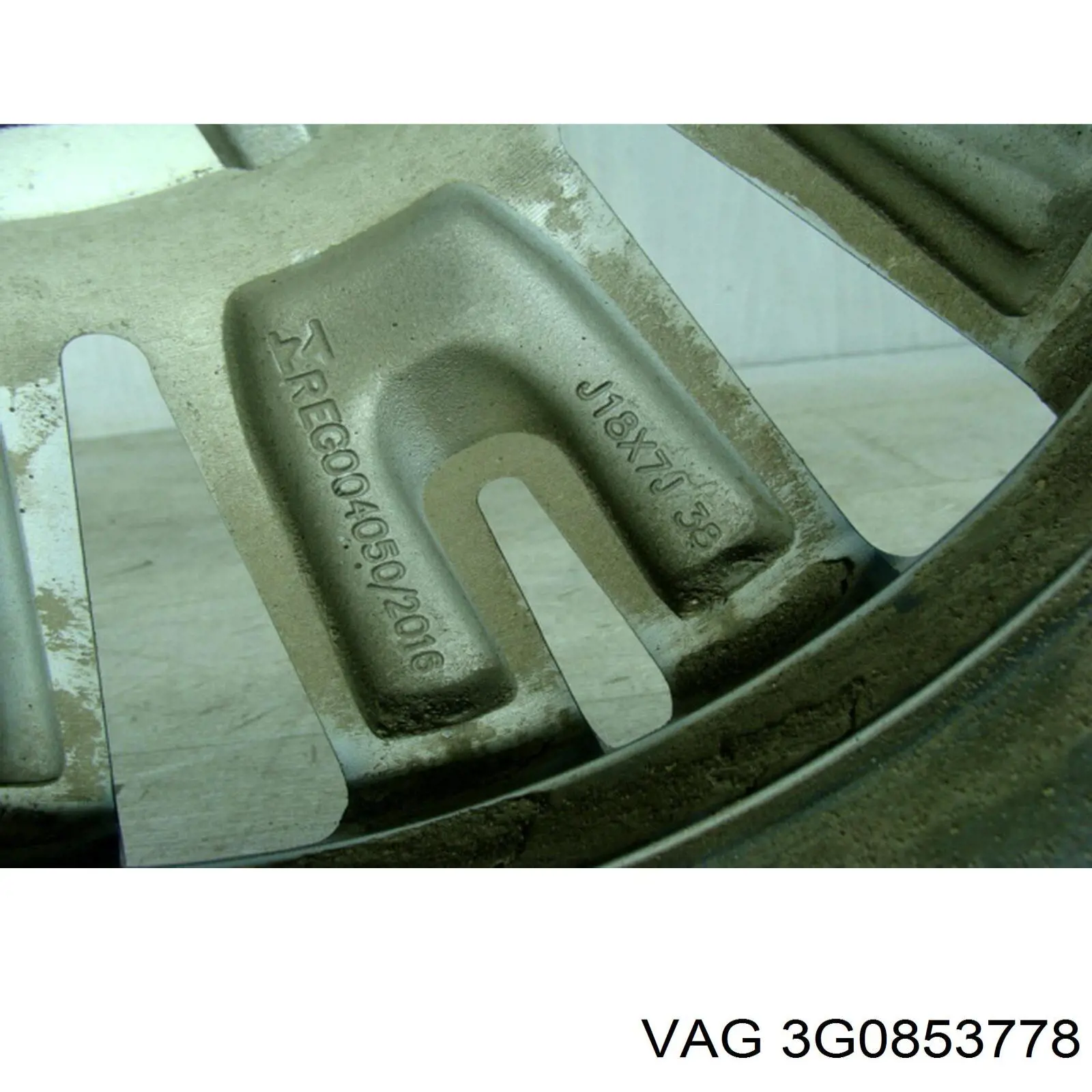Молдинг задніх правих дверей, нижній VAG 3G0853778 ціна, від 21.54 USD