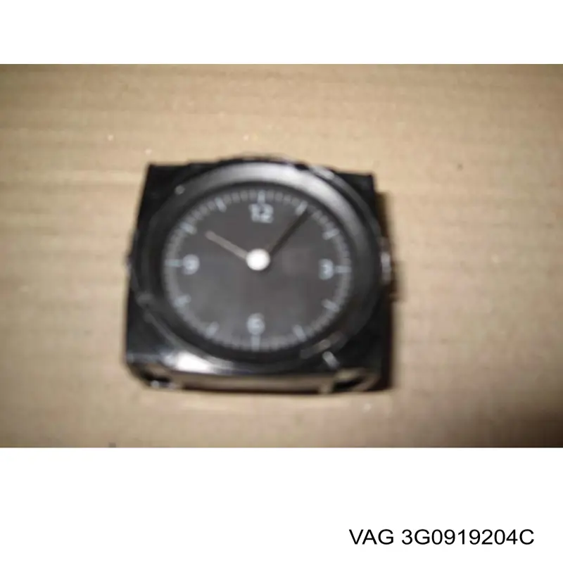 Годинник салонний VAG 3G0919204C ціна, від 14.22 USD