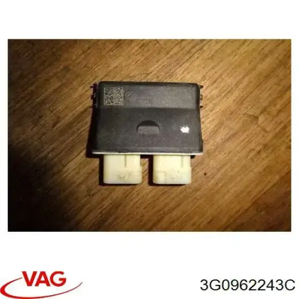 Купити 3G0962243C VAG ЕБУ відкриття кришки багажника / двері 3-й (5-й)