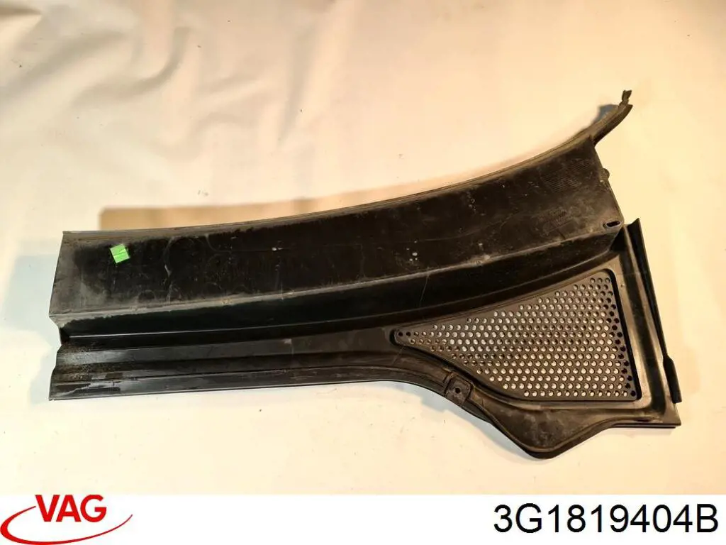 Решітка склоочисників, права VAG 3G1819404C ціна, від 103.34 USD