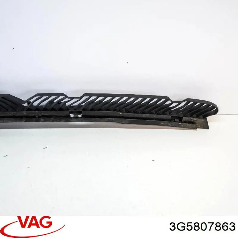 Купити 3G5807863 VAG Кронштейн бампера заднього, центральний