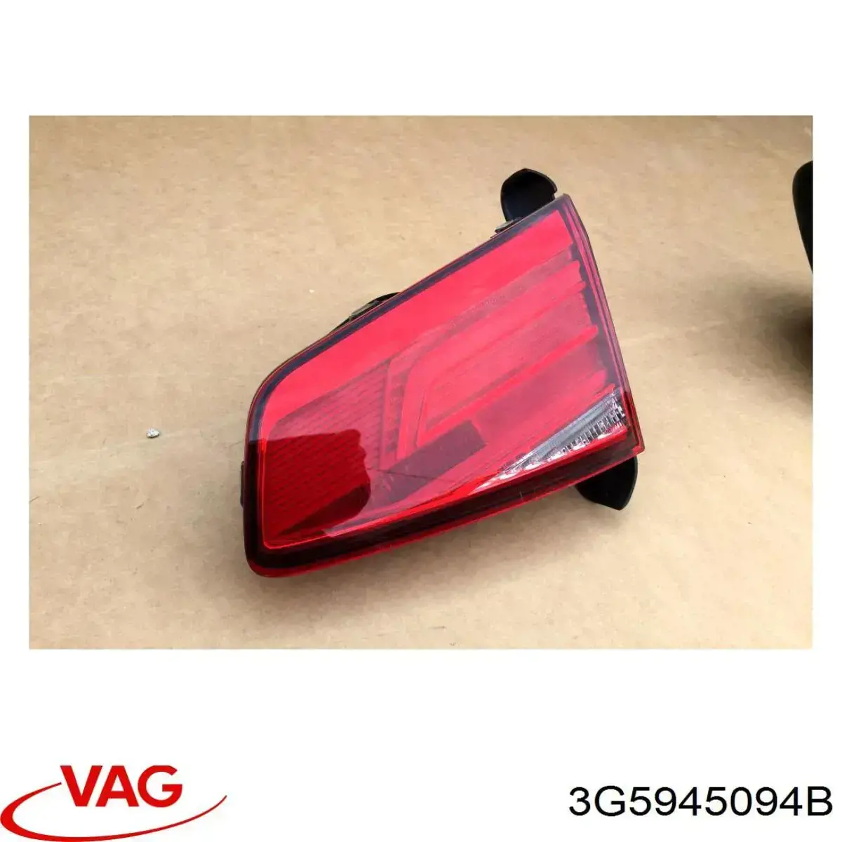 Купити 3G5945094B VAG Ліхтар задній внутрішній правий