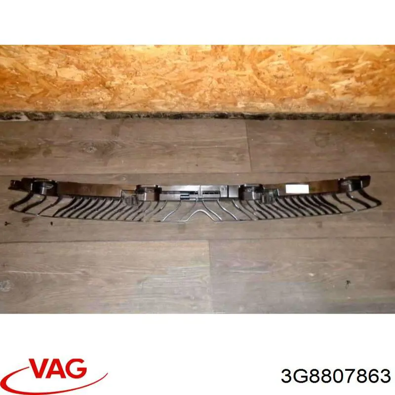 Кронштейн бампера заднього, центральний VAG 3G8807863 ціна, від 63.33 USD