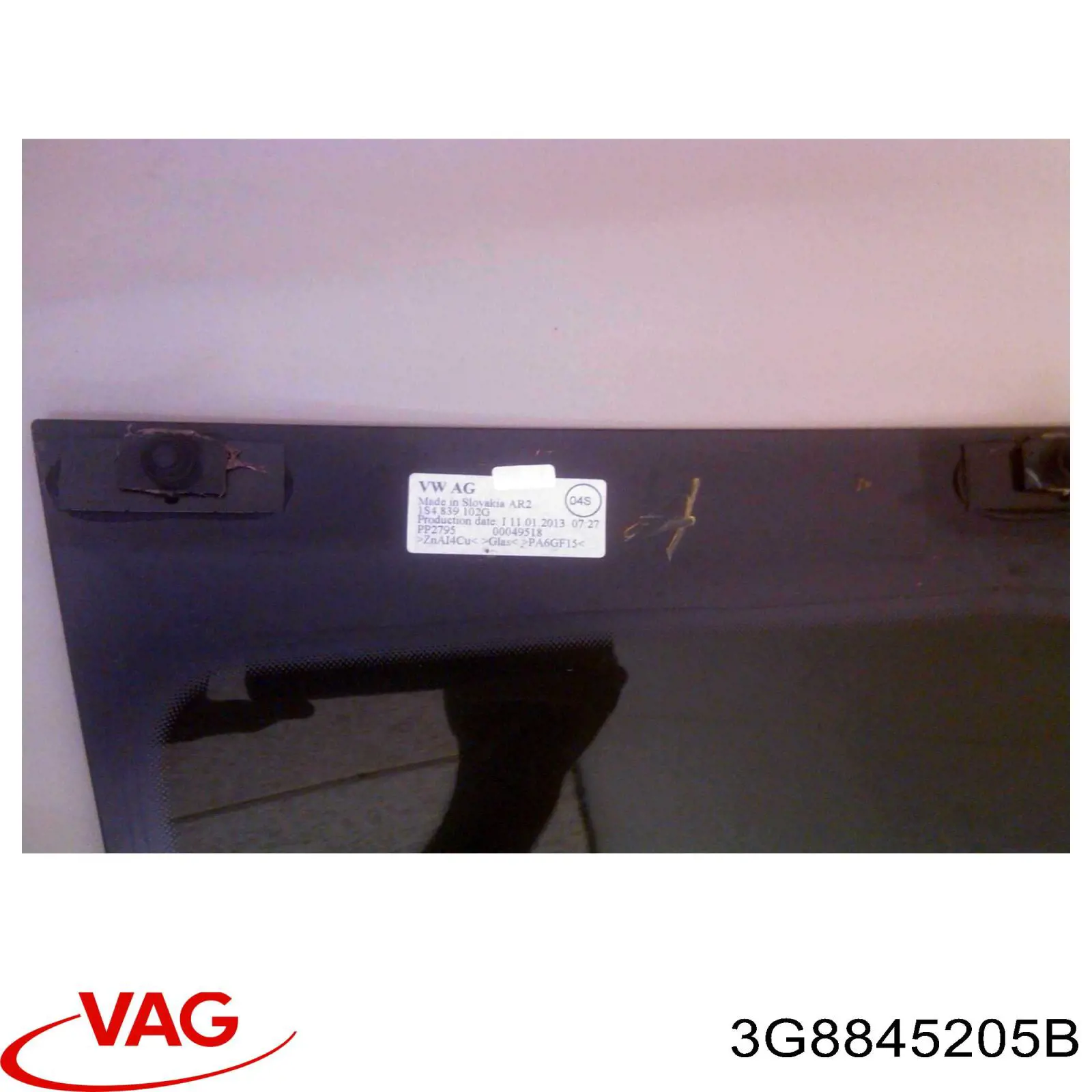 Скло задньої двері лівої 3G8845205B VAG