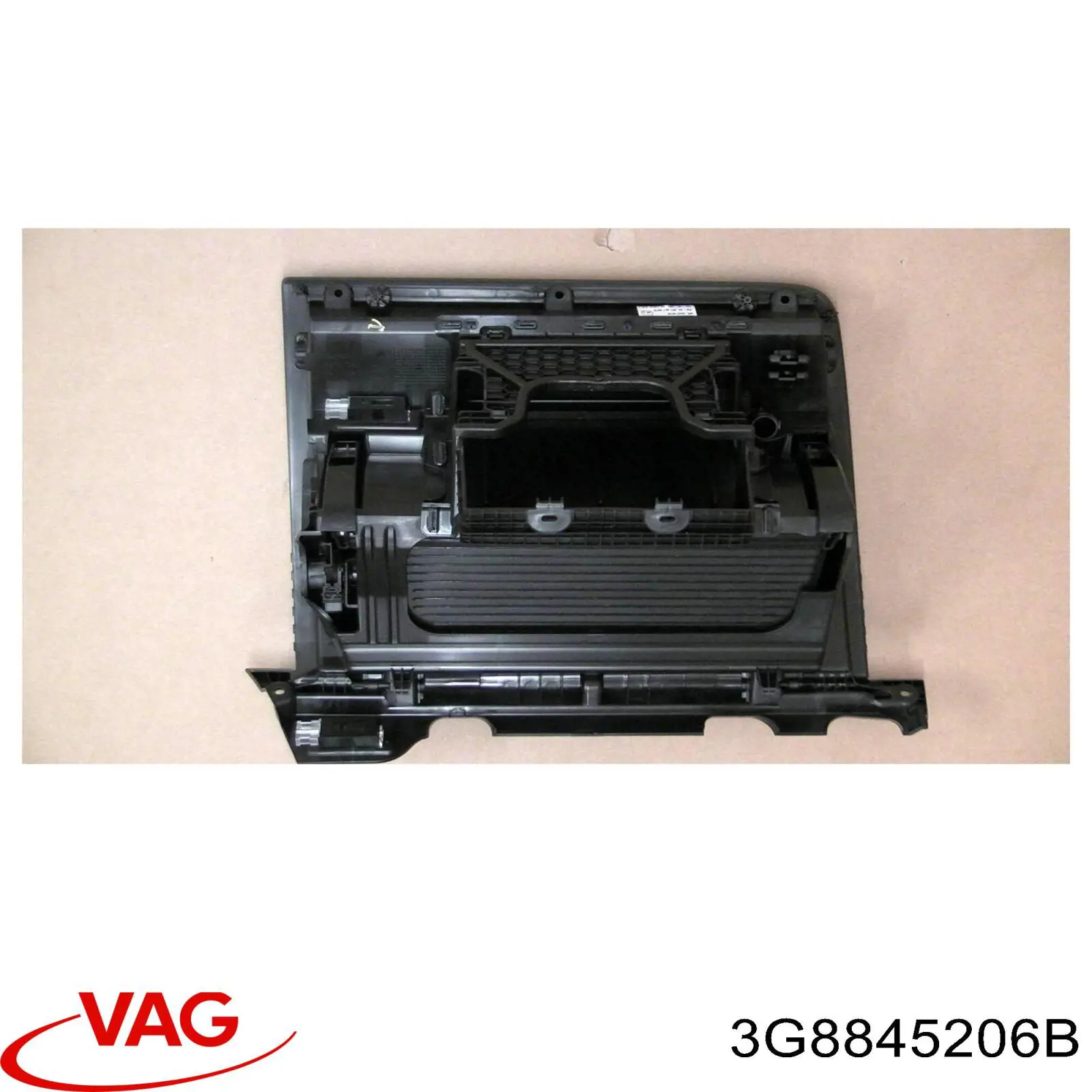 Скло заднє праве VAG 3G8845206B ціна, від 20.09 USD