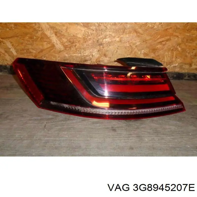 Купити 3G8945207J VAG Ліхтар задній