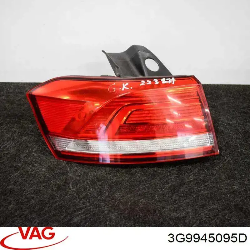 Задня ліва зовнішня фара VAG 3G9945095D ціна, від 125.98 USD
