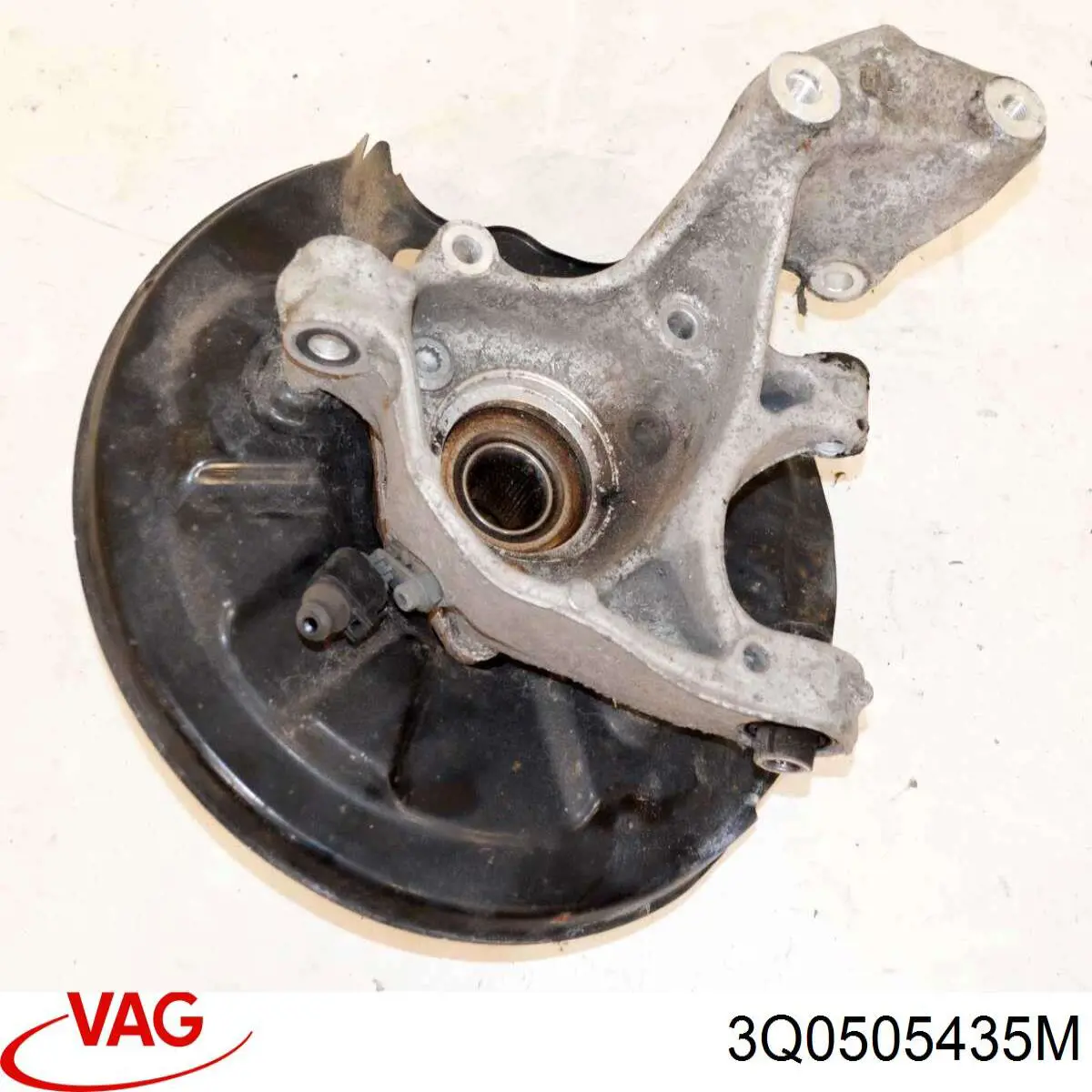 3Q0505435M VAG Цапфа поворотна ліва