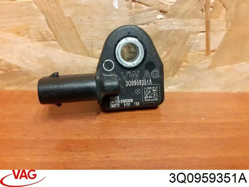 Купити 3Q0959351A VAG Датчик Айрбег передній