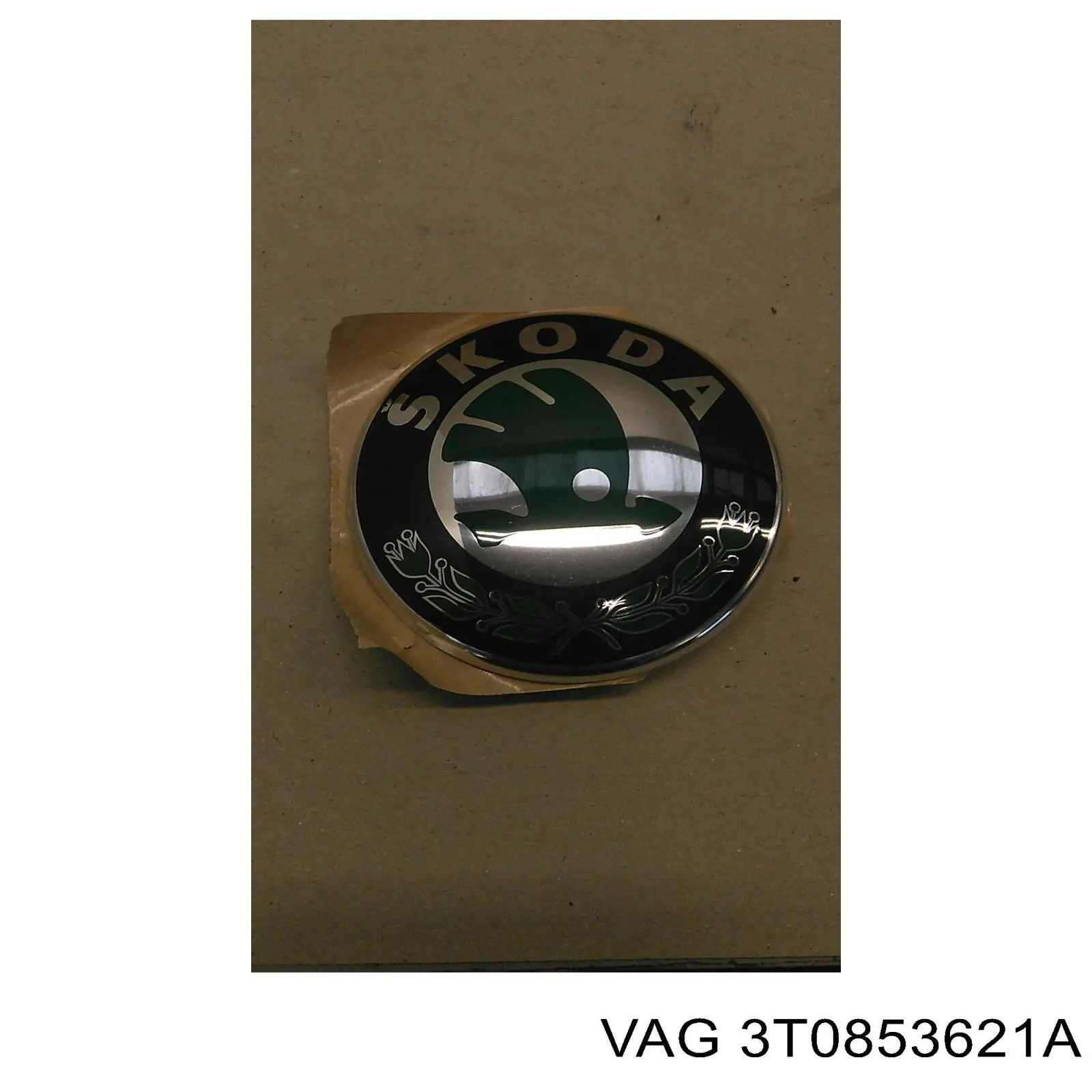 Емблема на решітку радіатора VAG 3T0853621A ціна, від 11.67 USD