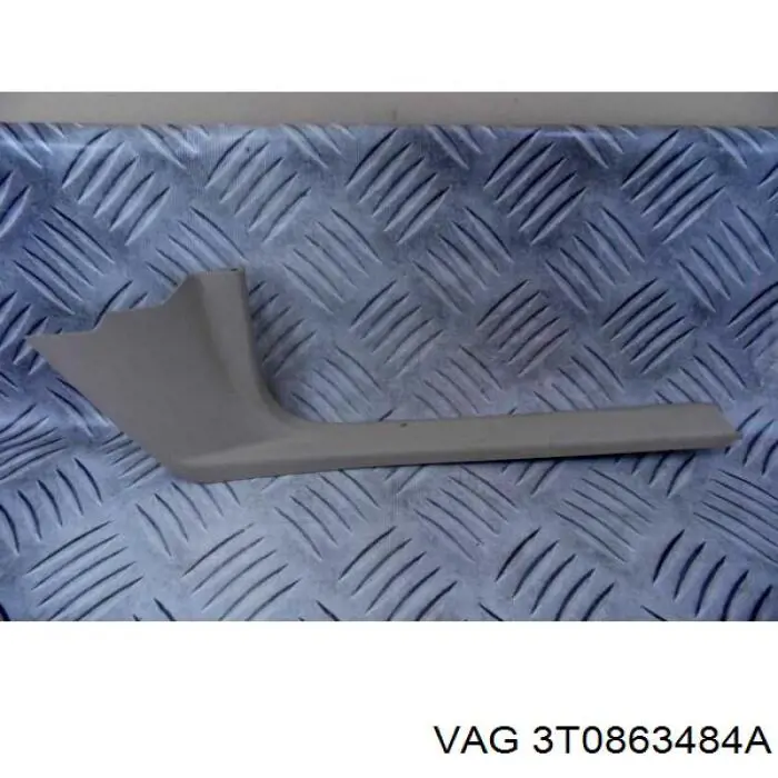 Купити 3T0863484A VAG Накладка дверного порогу внутрішня, передня права