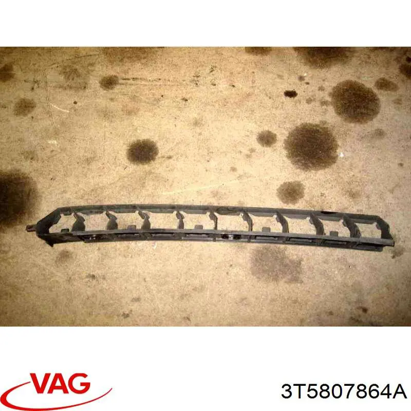 Кронштейн бампера заднього, правий VAG 3T5807864A ціна, від 4.39 USD