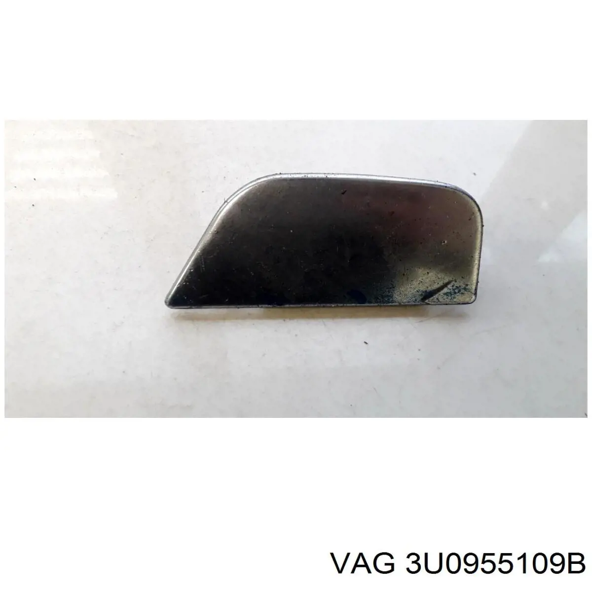 Купити 3U0955109B VAG Накладка форсунки омивача фари передньої