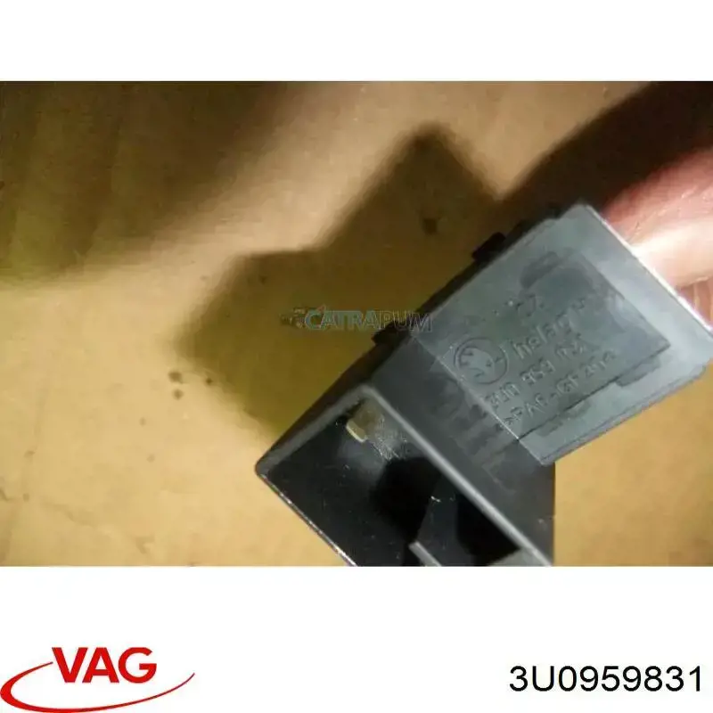 Купити 3U095983101C VAG Кнопка салону приводу замка 3/5 двері (ляди)/кришки багажнику