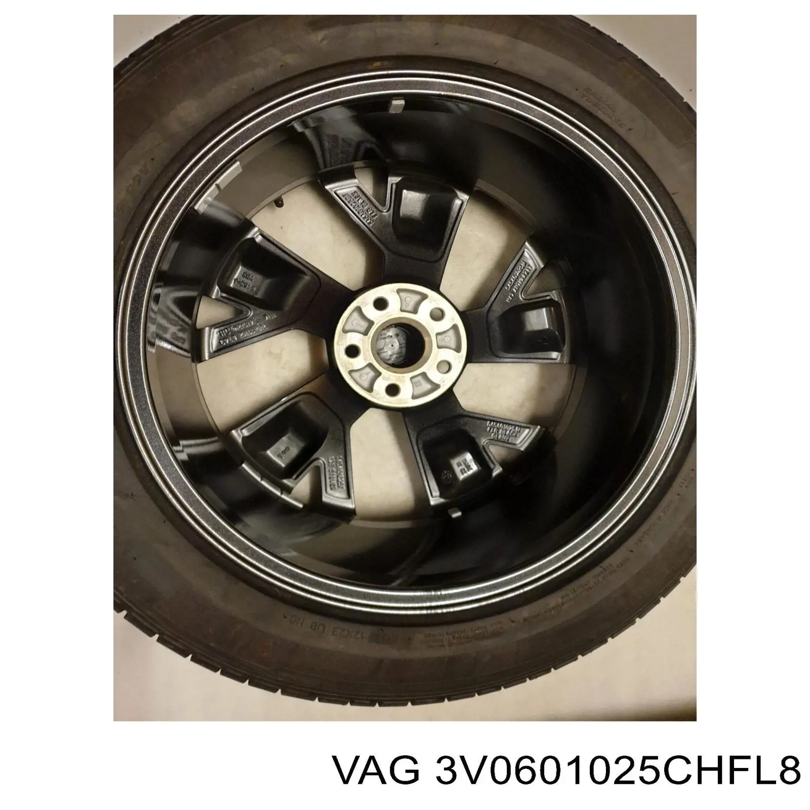 Диски колісні литі (легкосплавні, титанові) VAG 3V0601025CHFL8