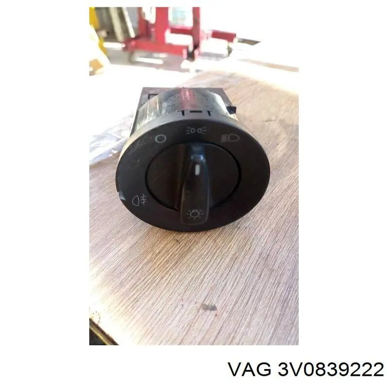 Купити 3V0839222 VAG Ручка задньої двері внутрішня права