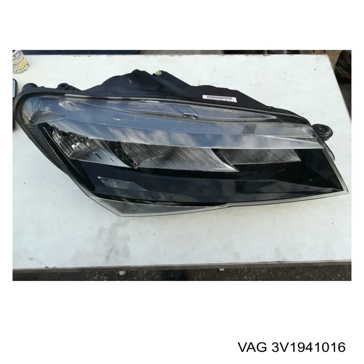 3V1941016 VAG Фара правая