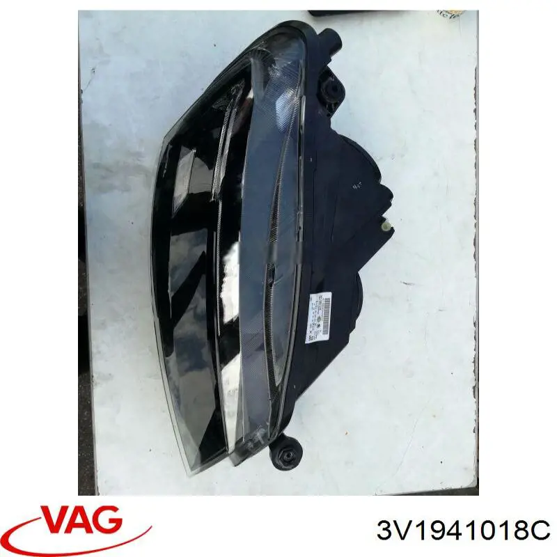 Купити 3V1941018C VAG Права блок фара