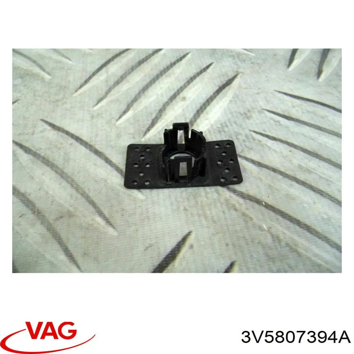 3V5807394A VAG Кронштейн бампера заднього, правий