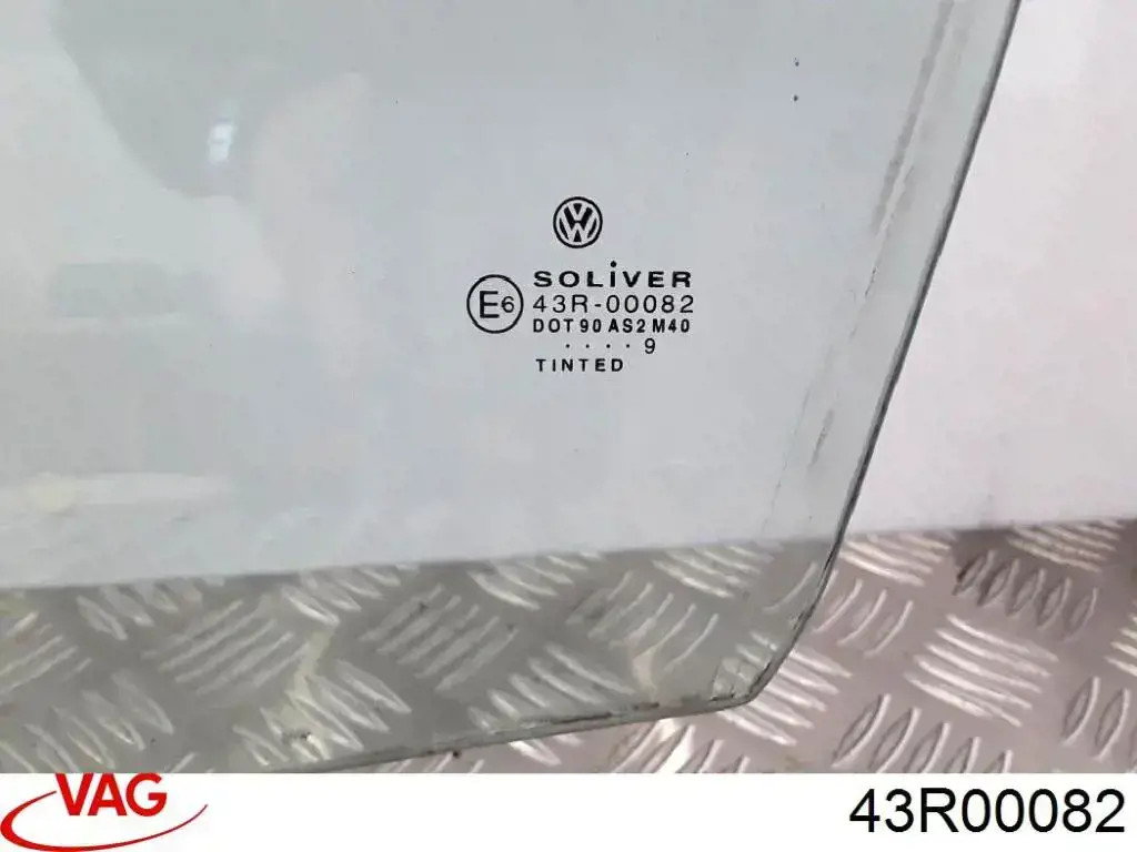 Купити 43R00082 VAG Скло передніх дверей, правою