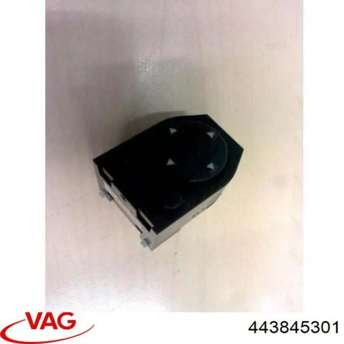 Скло багажного відсіку, ліве VAG 443845301