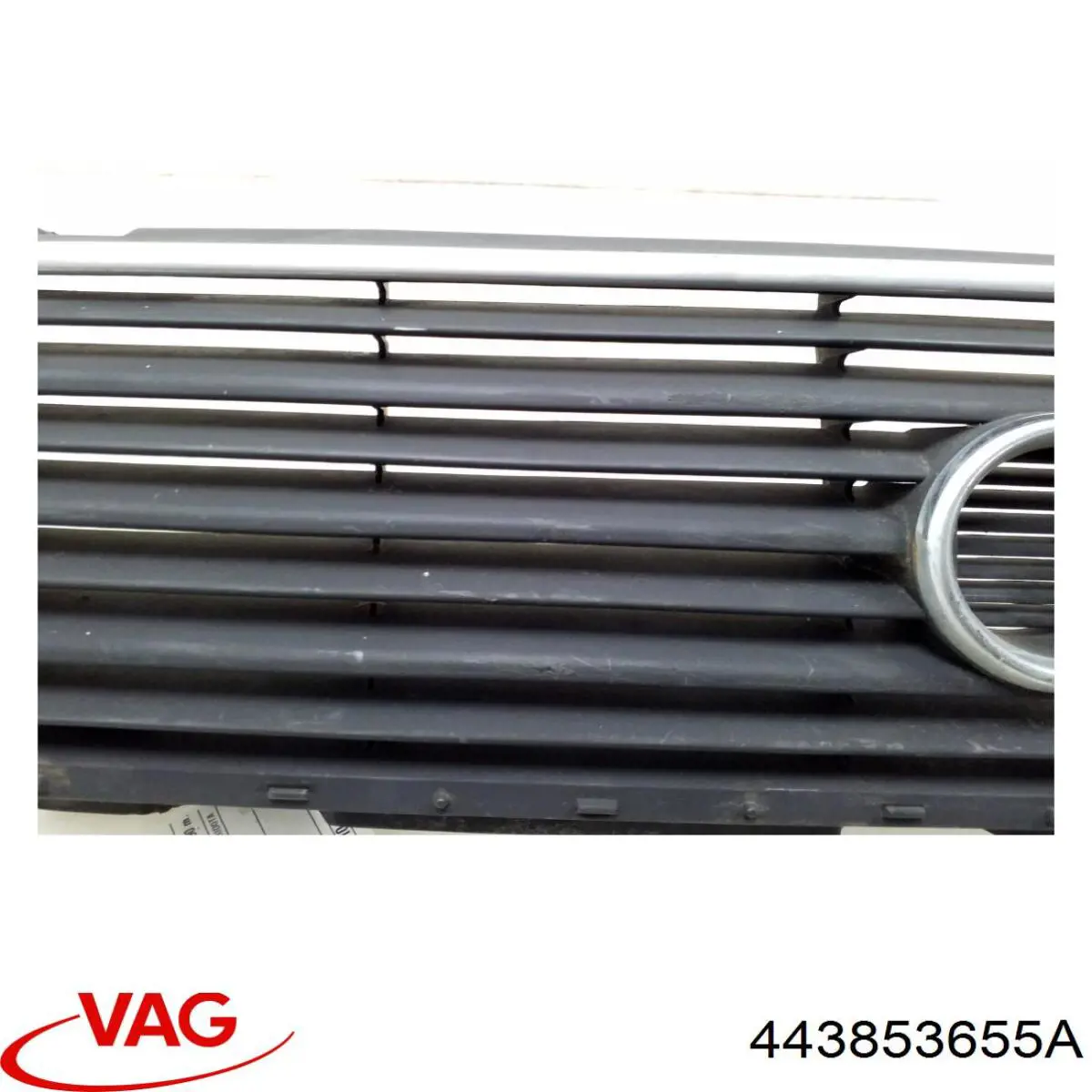 Решітка радіатора 443853655A VAG