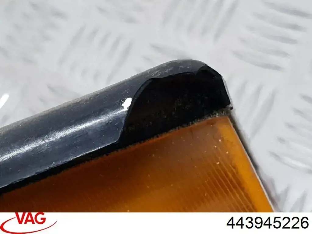 443945226 VAG Ліхтар задній правий, внутрішній
