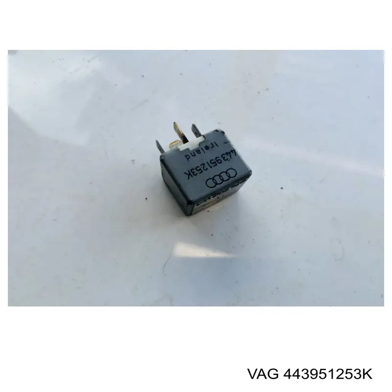 Реле вентилятора VAG 443951253K ціна, від 1.42 USD