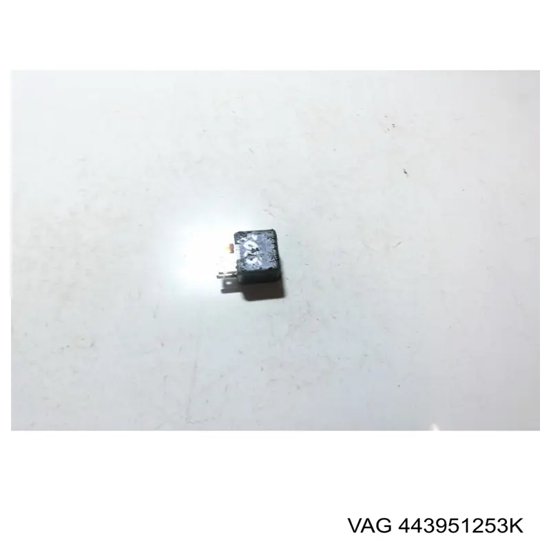 Купити 443951253K VAG Реле вентилятора