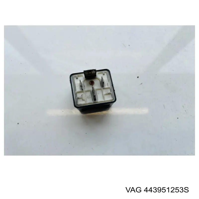 443951253S VAG 