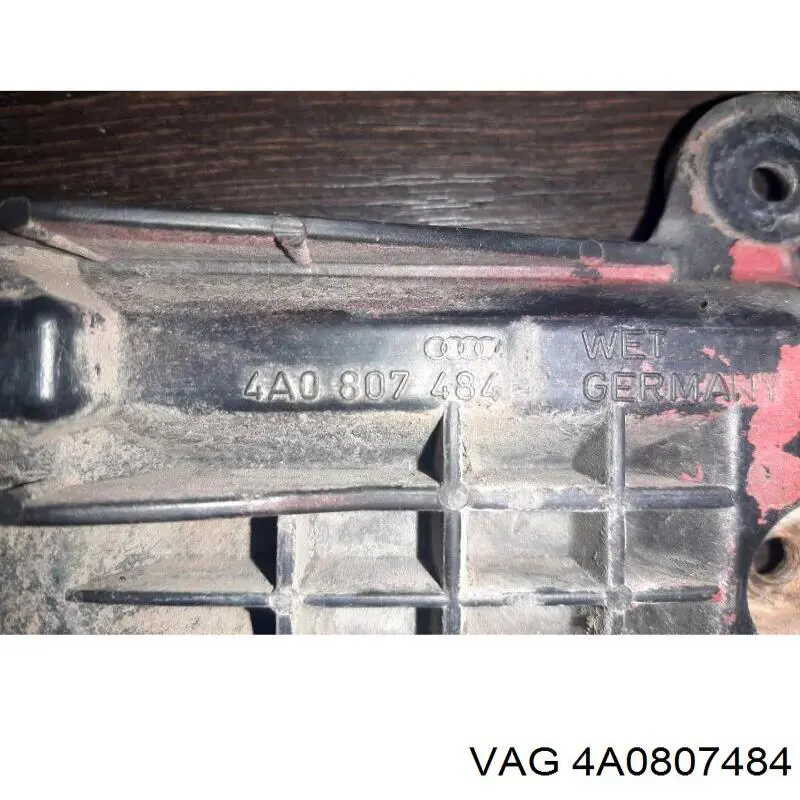 4A0807484 VAG направляюча заднього бампера, права