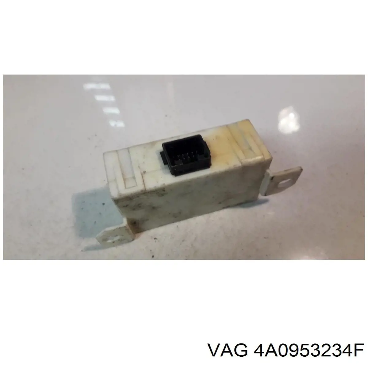 Модуль управління іммобілайзера (ЕБУ) VAG 4A0953234F ціна, від 6.33 USD