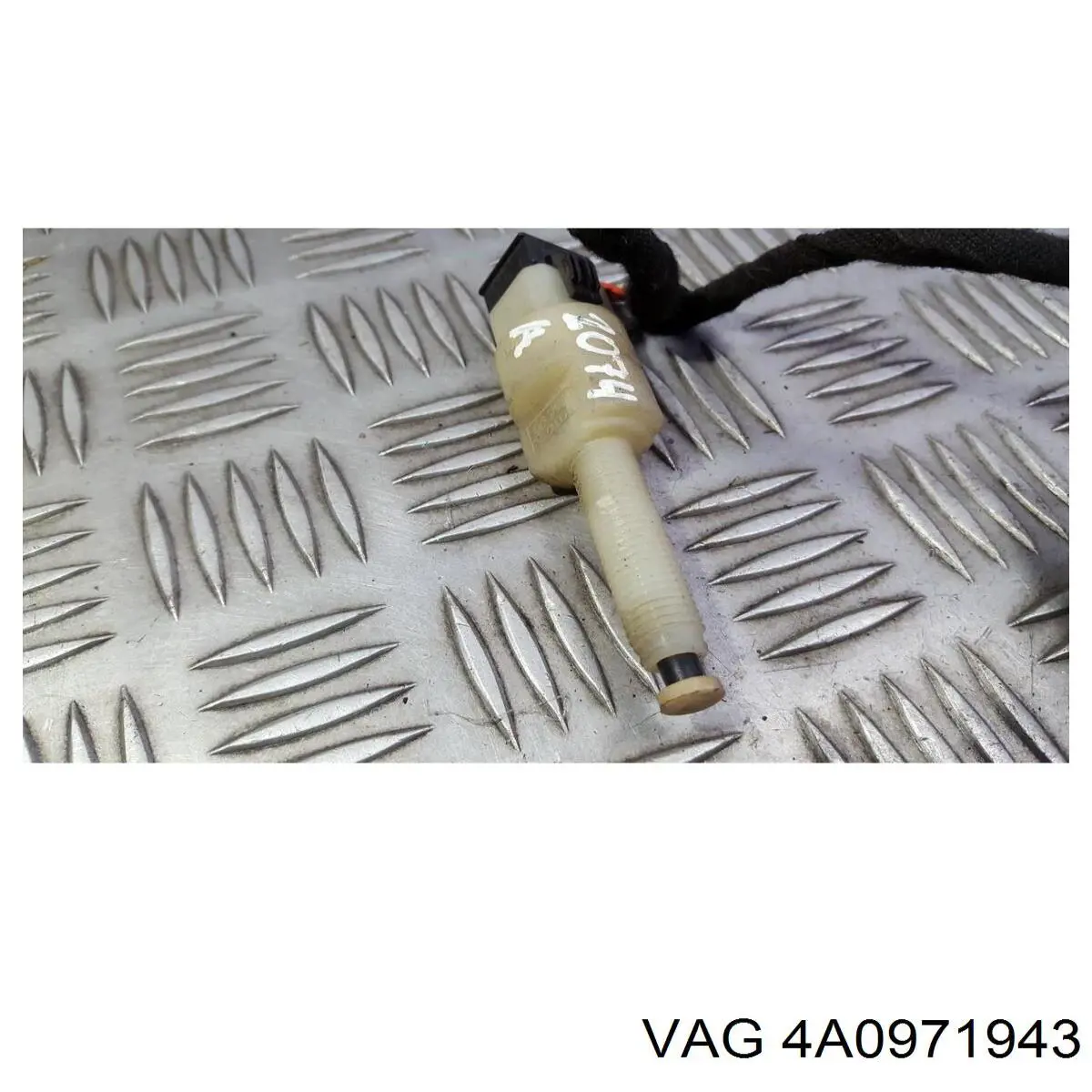  VAG 4A0971943 ціна, від 1.27 USD