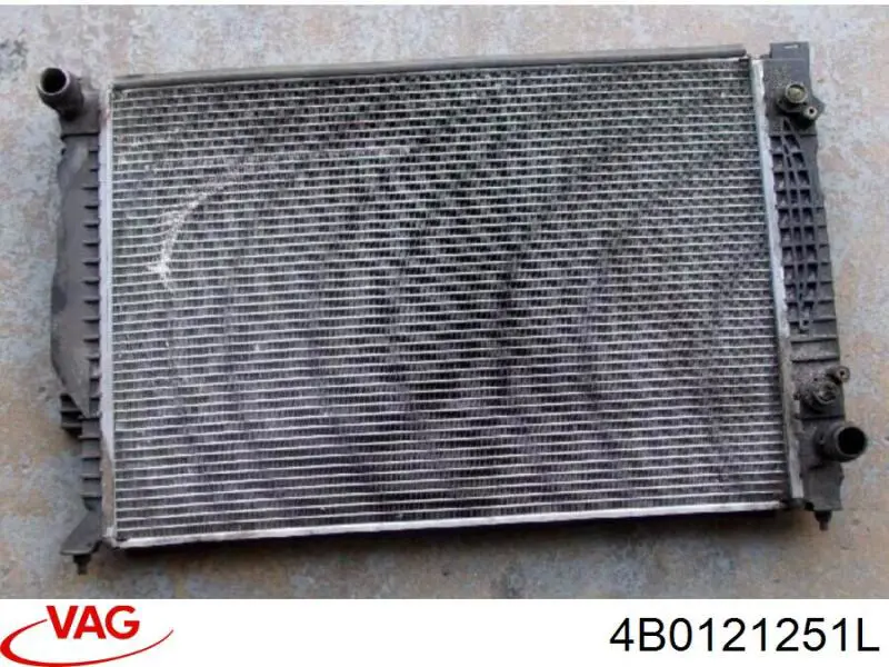 4B0121251L VAG радіатор охолодження двигуна