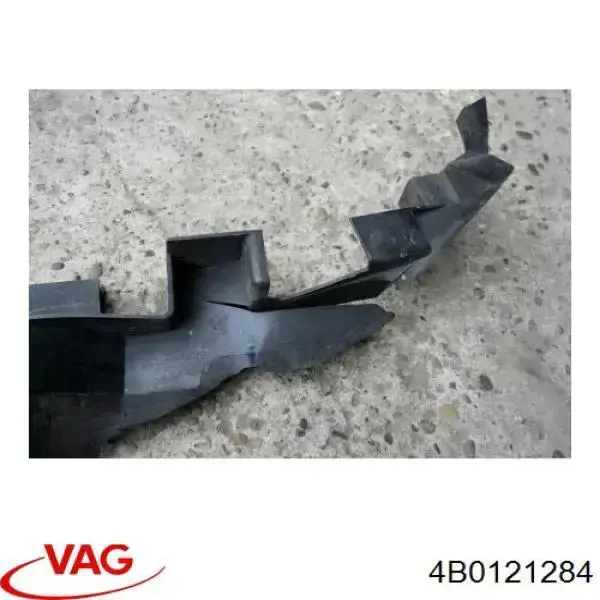 Повітропровід (дефлектор) радіатора, правий VAG 4B0121284 ціна, від 28.22 USD